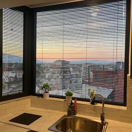 Luxury Loft 7-8 *